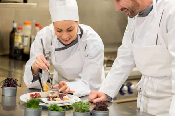 Chefs cocinando